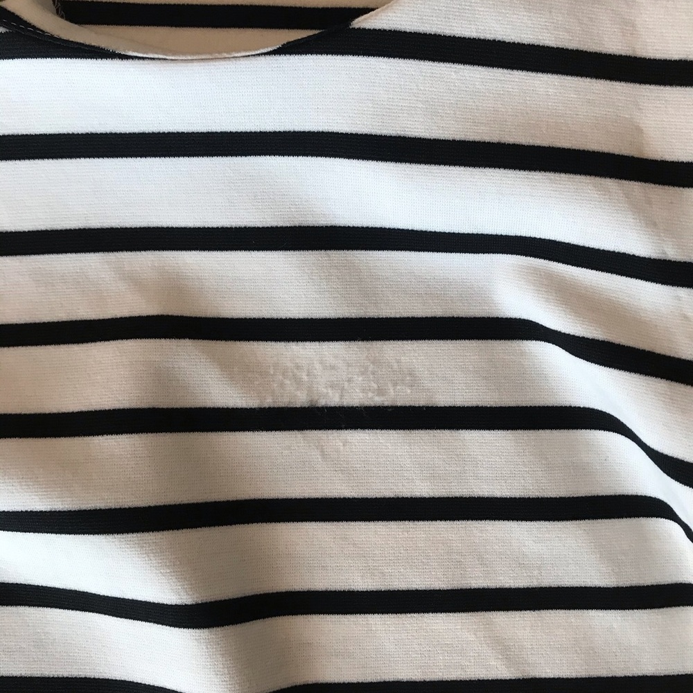 Black and white striped top - Picture 4 of 4